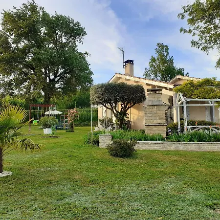 Maison De Charme A Lendou-en-quercy Avec Vue Sur La Montagne Montlauzun