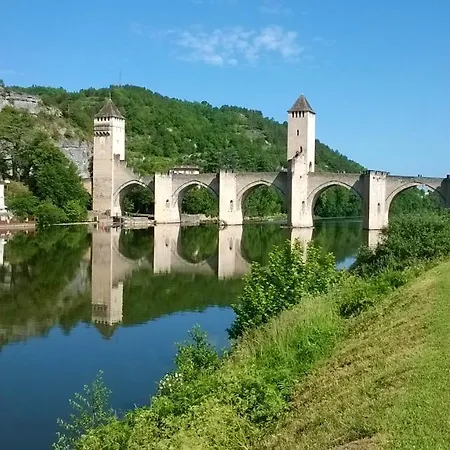 Maison De Charme A Lendou-en-quercy Avec Vue Sur La Montagne *